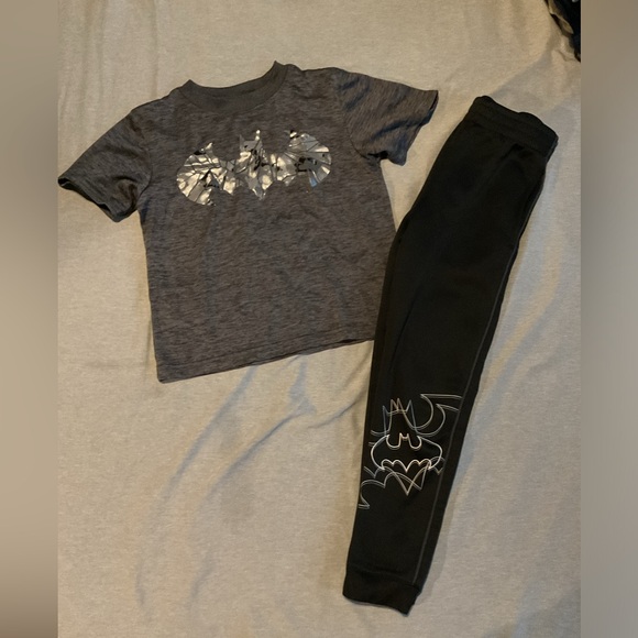 Batman Shirt & Pants Set for Boys Size 5T - Picture 2 of 11